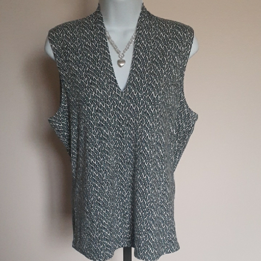 RW&Co Sleeveless B and White Women's Top Sz L